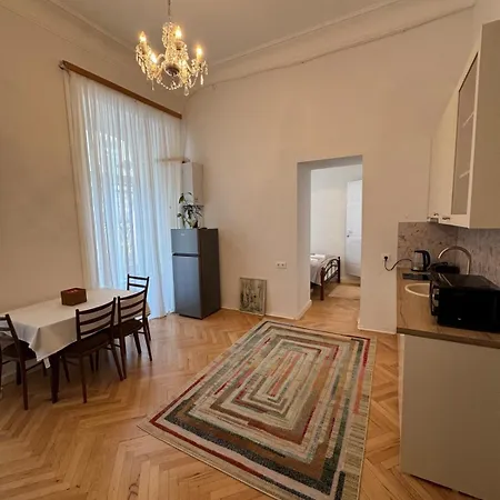 Cozy Apartment In Old Town Tbilisi Exterior photo