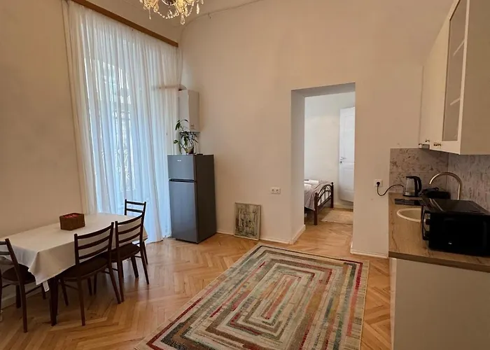 Cozy Apartment In Old Town Tbilisi